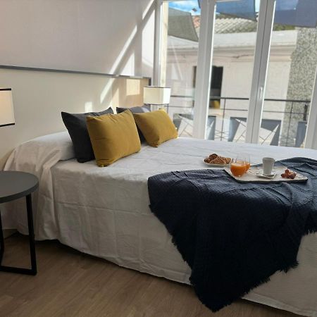 Apartamentos San Juan Suites باداخوز المظهر الخارجي الصورة