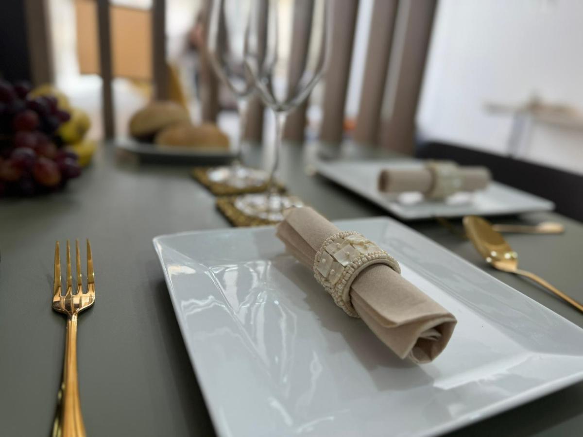 Apartamentos San Juan Suites باداخوز المظهر الخارجي الصورة