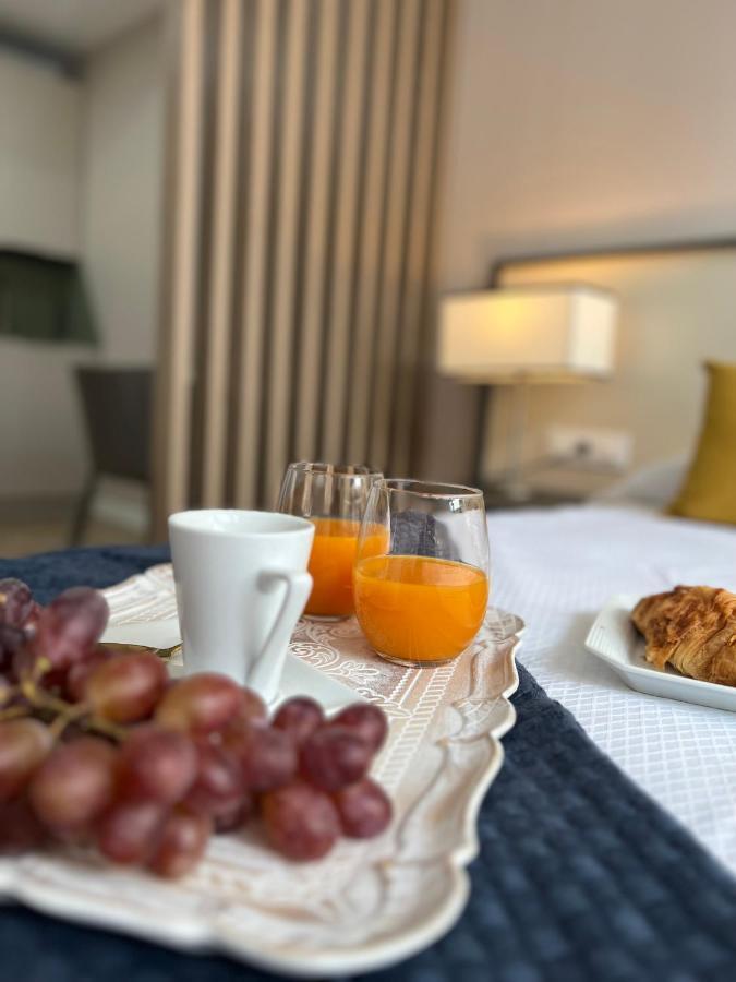 Apartamentos San Juan Suites باداخوز المظهر الخارجي الصورة